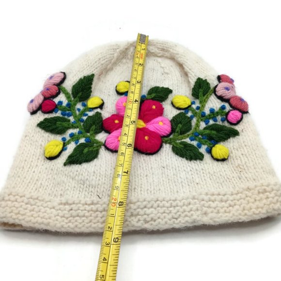 Peruvian Chullo for Women Handwoven Embroidered Multicolored Flowers - Picture 8 of 8